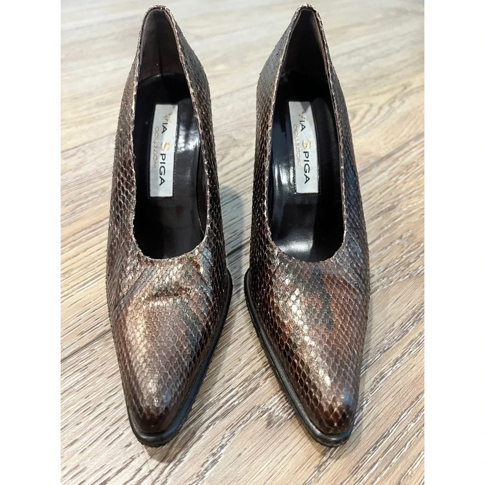 Via Spiga Collezione Bronze Snakeskin Pointed Toe Block Heel Pumps Size 9M Italy